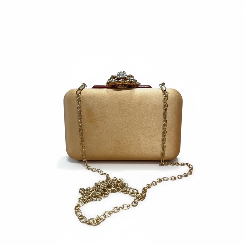 Vintage Elegant Gold Clutch with Chain
